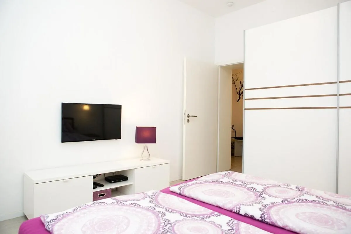 Stylish City Apartment At Central Station Dusseldorf