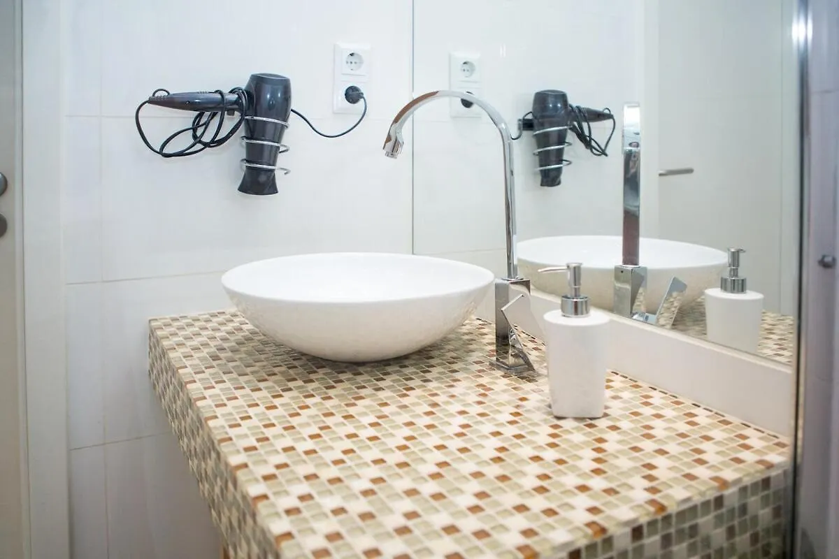 Stylish City Apartment At Central Station Dusseldorf