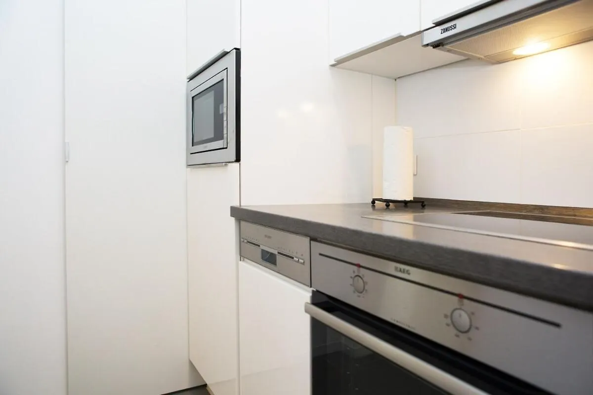 Stylish City Apartment At Central Station Dusseldorf Germany