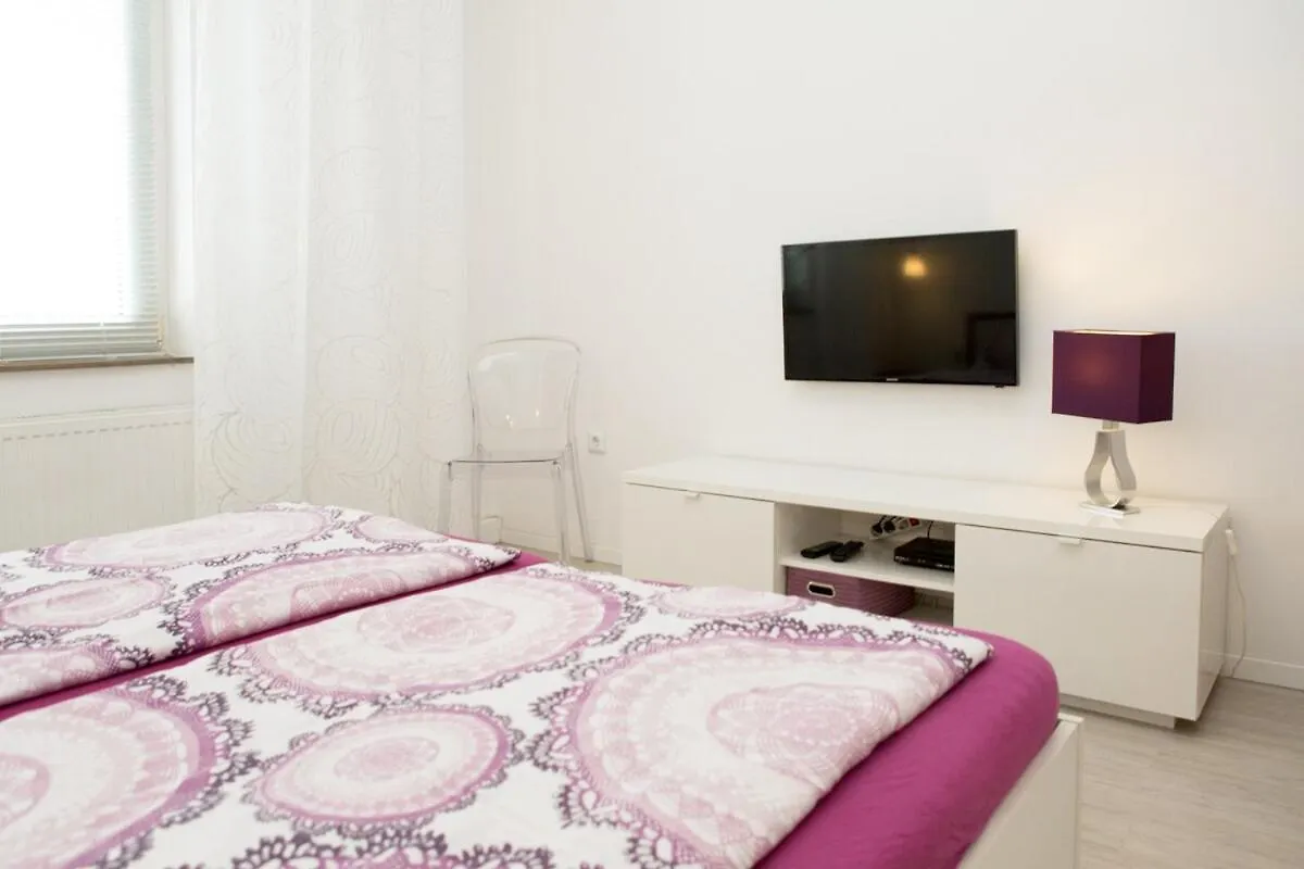 Stylish City Apartment At Central Station Dusseldorf 0*,
