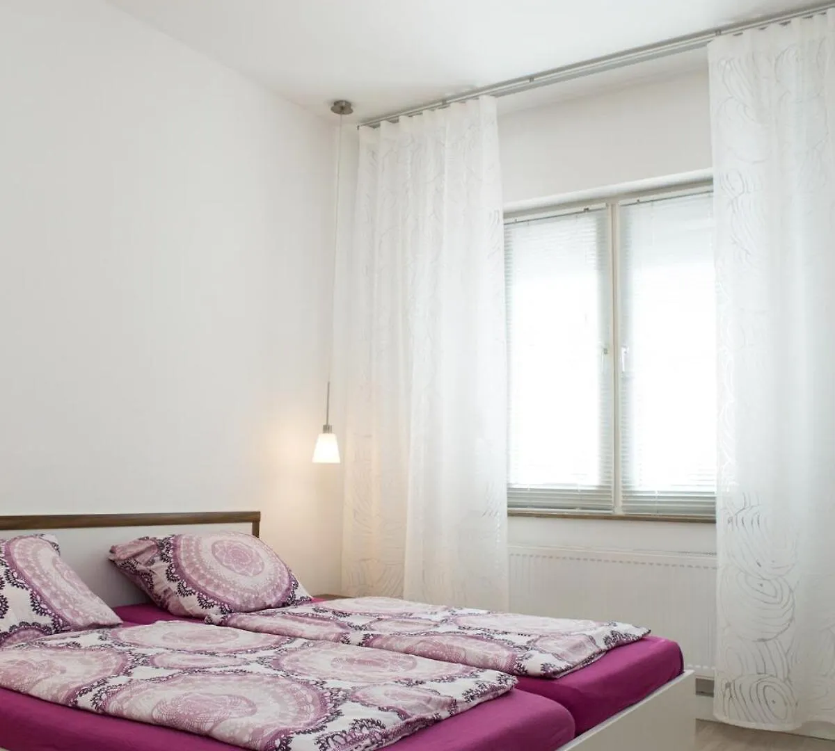 Stylish City Apartment At Central Station Dusseldorf Germany